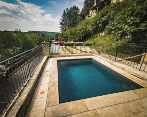 Grande maison avec piscine sous les falaises de La Roque Gageac